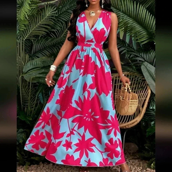 Tropical PrintDeep V Neckline Cinched Waist FitAnd Flare Dress - Picture 3 of 5